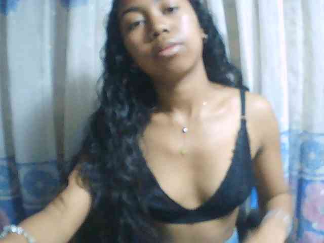 Natalie-Luxa webcam