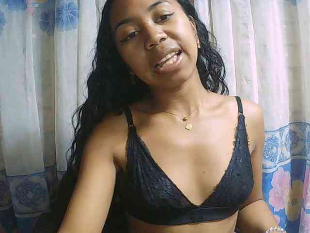 Natalie-Luxa webcam