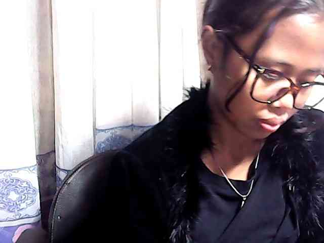 Natalie-Luxa webcam
