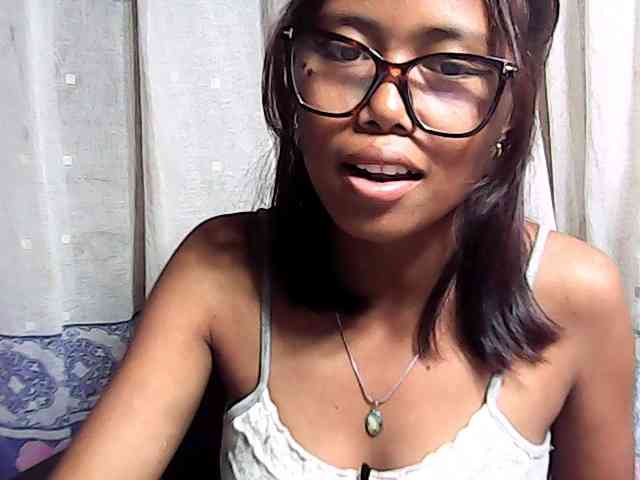 Natalie-Luxa webcam
