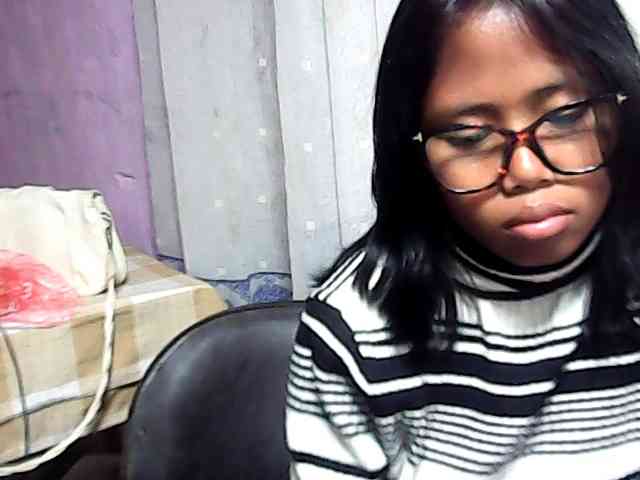 Natalie-Luxa webcam