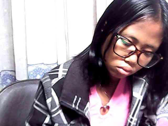 Natalie-Luxa webcam