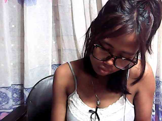 Natalie-Luxa webcam