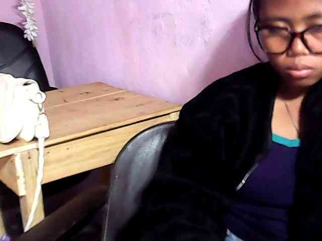 Natalie-Luxa webcam