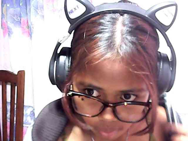 Natalie-Luxa webcam