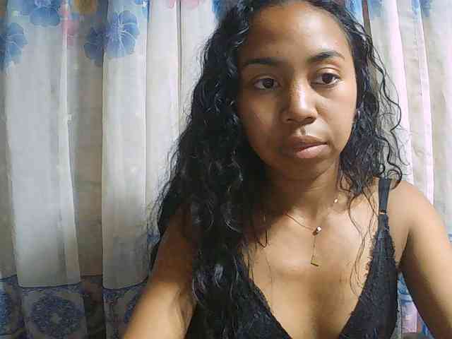 Natalie-Luxa webcam