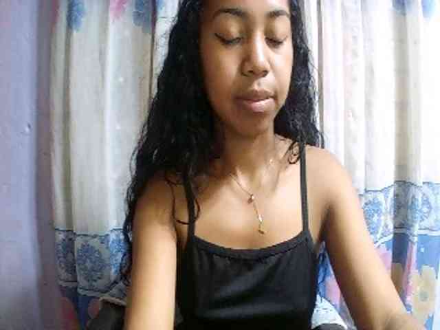 Natalie-Luxa webcam