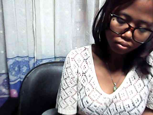 Natalie-Luxa webcam