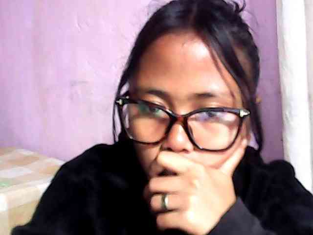 Natalie-Luxa webcam