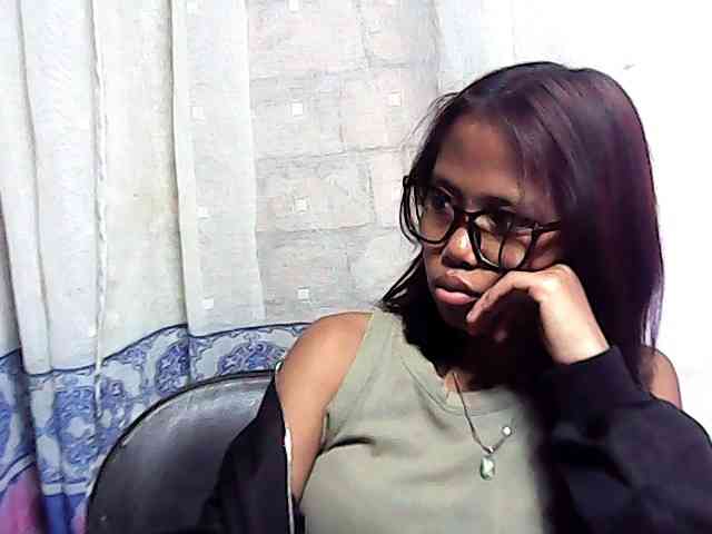 Natalie-Luxa webcam
