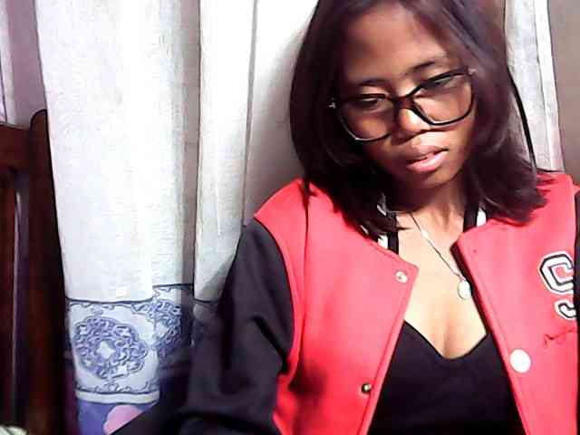 Natalie-Luxa Live Webcam on BongaCams