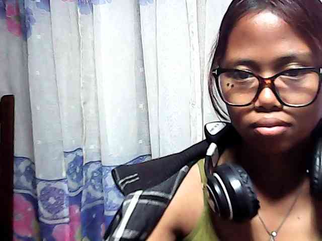Natalie-Luxa webcam
