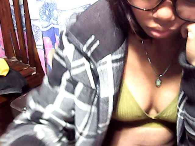 Natalie-Luxa webcam