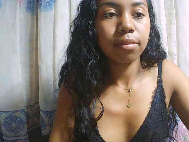 Natalie-Luxa webcam