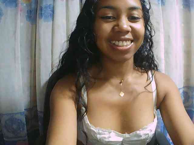 Natalie-Luxa webcam