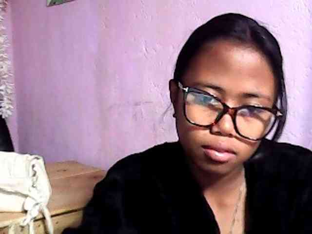 Natalie-Luxa webcam