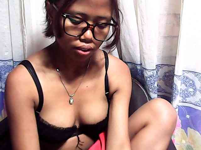 Natalie-Luxa webcam