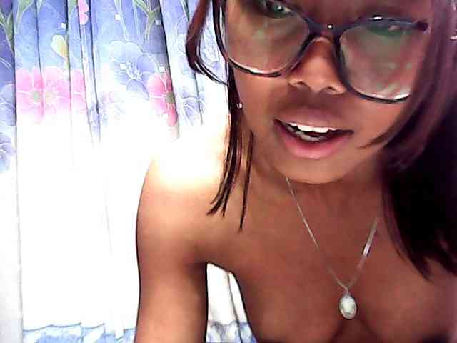 Natalie-Luxa webcam