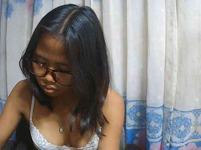 Natalie-Luxa webcam