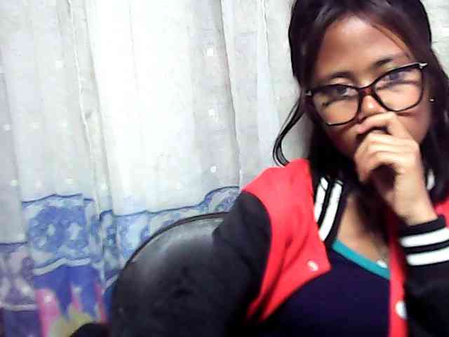 Natalie-Luxa webcam