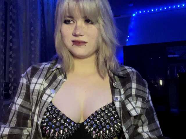 BlindiLohan live cam on BongaCams