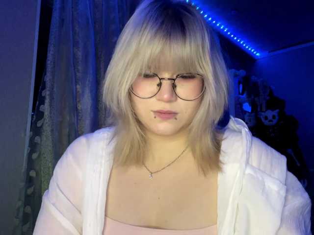 BlindiLohan live cam on BongaCams