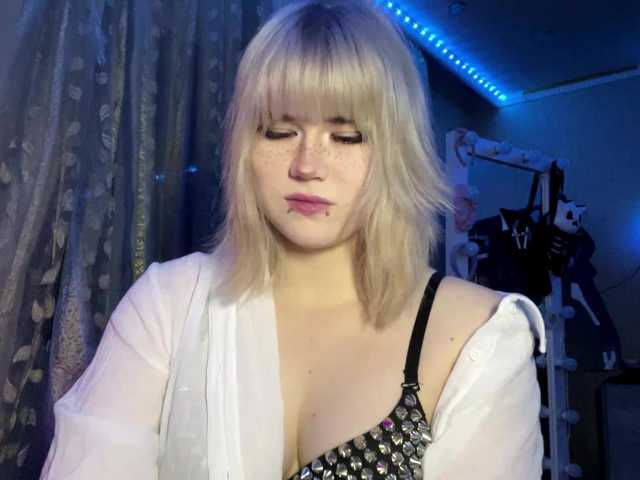 BlindiLohan live cam on BongaCams