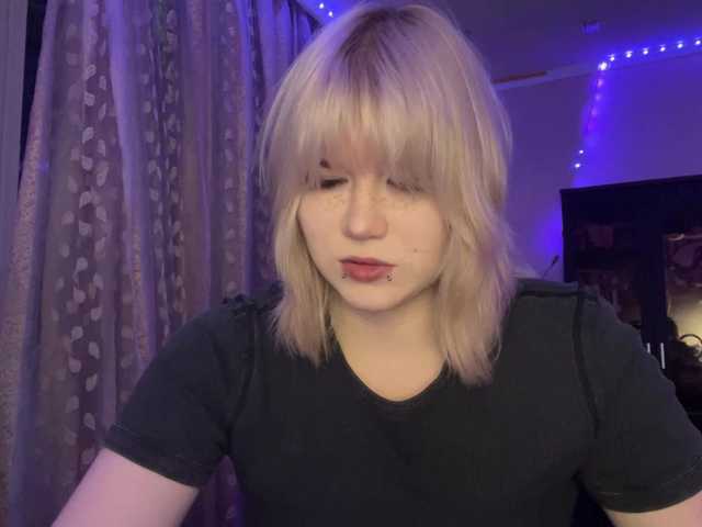 BlindiLohan live cam on BongaCams