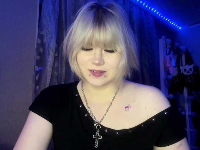 BlindiLohan live cam on BongaCams