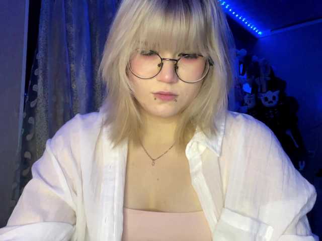 BlindiLohan live cam on BongaCams
