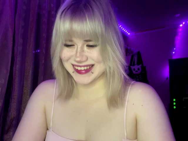 BlindiLohan live cam on BongaCams