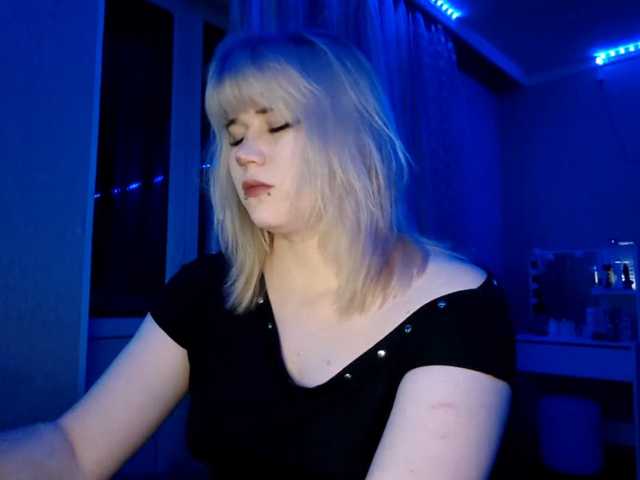BlindiLohan live cam on BongaCams