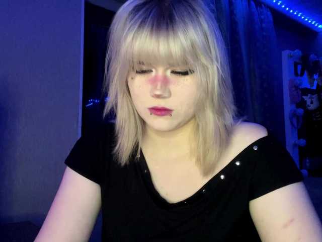 BlindiLohan live cam on BongaCams