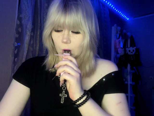BlindiLohan live cam on BongaCams