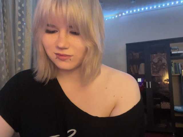 BlindiLohan live cam on BongaCams