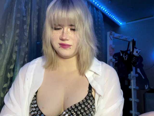 BlindiLohan live cam on BongaCams