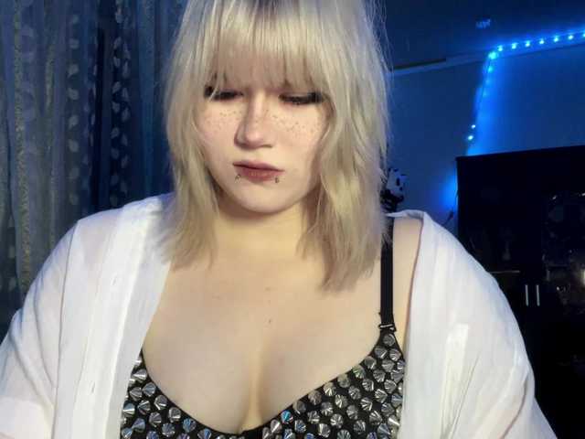 BlindiLohan live cam on BongaCams