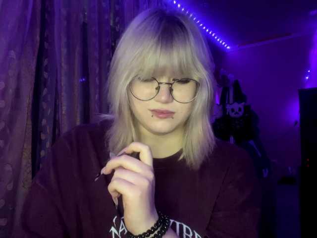 BlindiLohan live cam on BongaCams