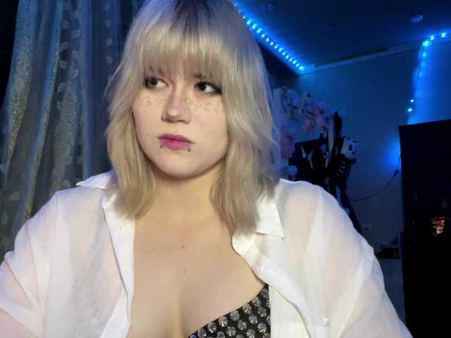 BlindiLohan live cam on BongaCams