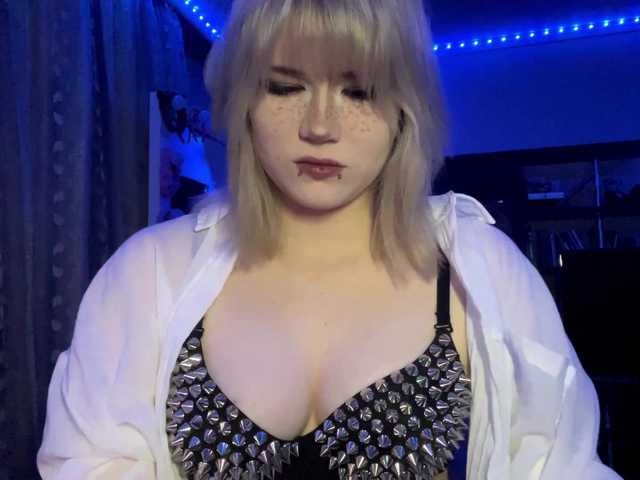 BlindiLohan live cam on BongaCams