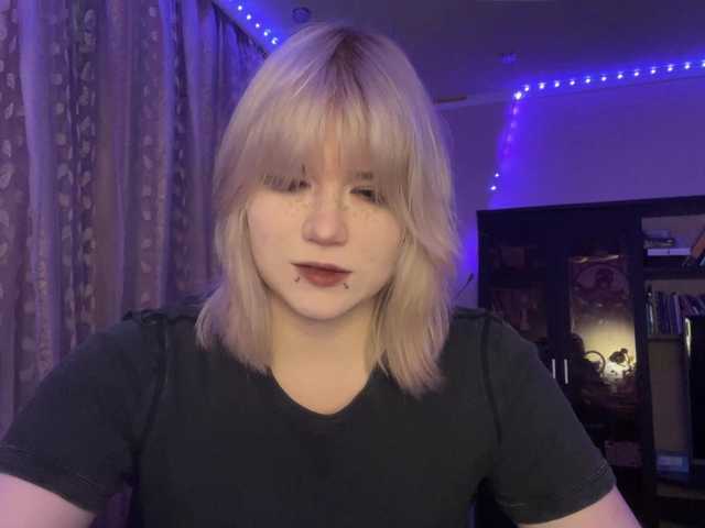 BlindiLohan live cam on BongaCams