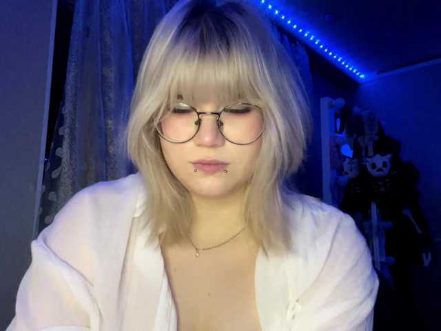 BlindiLohan live cam on BongaCams