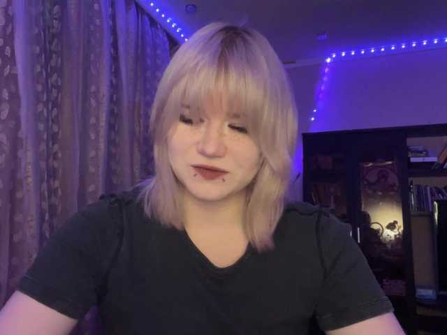 BlindiLohan live cam on BongaCams