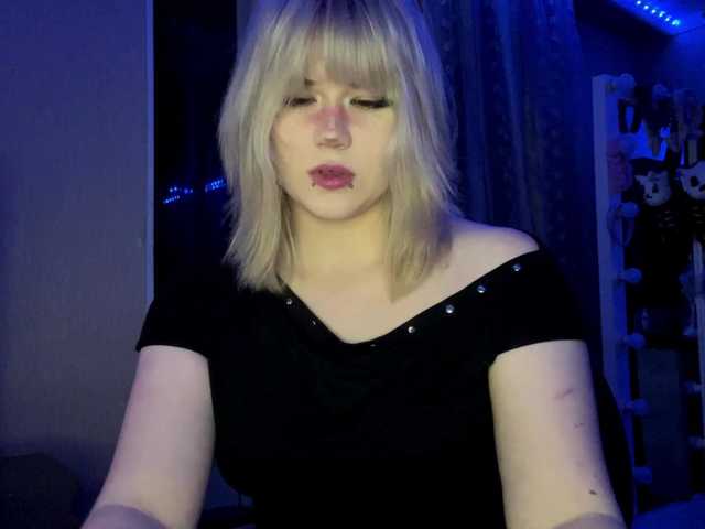 BlindiLohan live cam on BongaCams