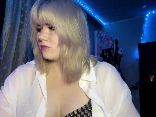 BlindiLohan live cam on BongaCams