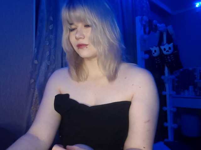 BlindiLohan, live now on BongaCams