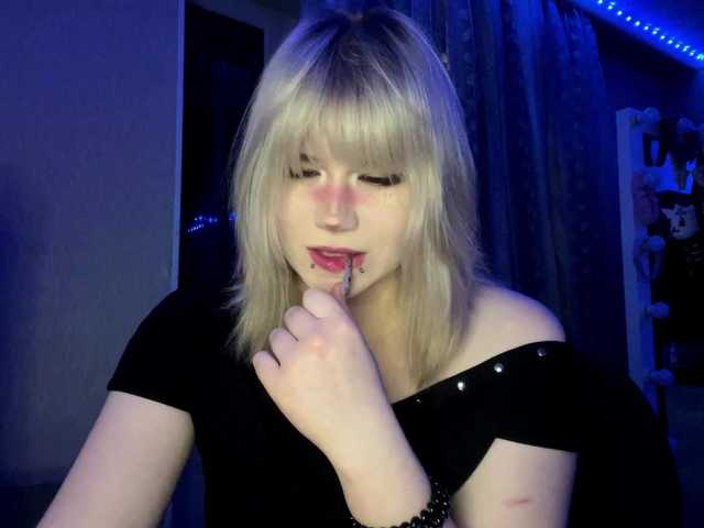 BlindiLohan live cam on BongaCams