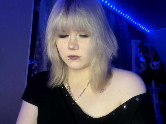 BlindiLohan live cam on BongaCams