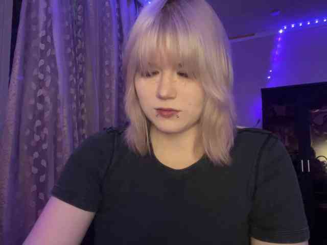 BlindiLohan Live Webcam on BongaCams