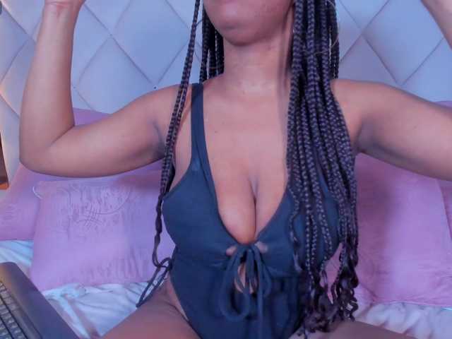 hazellane live cam preview